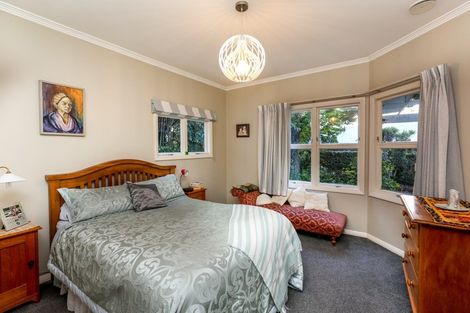 Photo of property in 100 Gover Street, New Plymouth, 4310