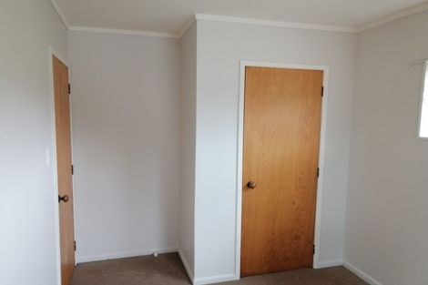 Photo of property in 2/8 Sunburst Street, Papakura, 2110