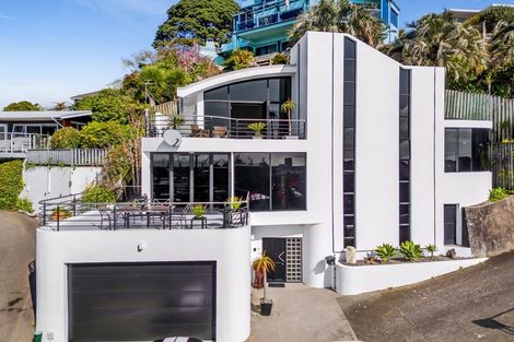 Photo of property in 5 Weston Street, Moturoa, New Plymouth, 4310