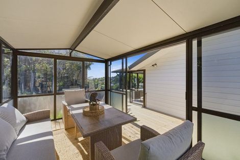 Photo of property in 2 Seaford Place, Murrays Bay, Auckland, 0630