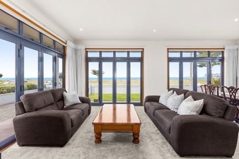 Photo of property in 34 The Esplanade, Westshore, Napier, 4110