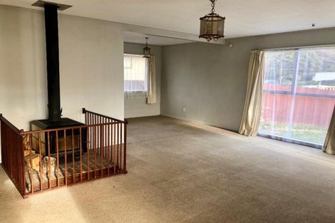 Photo of property in 44 Larchmont Grove, Totara Park, Upper Hutt, 5018