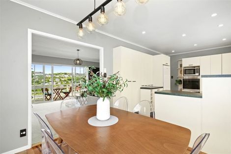 Photo of property in 42 Turville Crescent, Newlands, Wellington, 6037