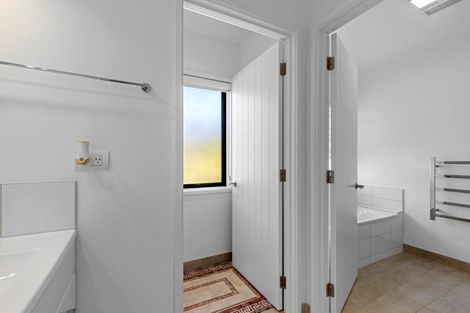Photo of property in 34 Arone Way, Wainui, 0994