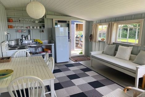 Photo of property in 18 Wellwood Terrace, Te Awanga, 4102