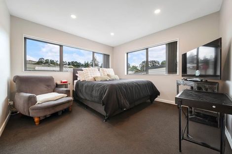Photo of property in 4 Kearney Place, Massey, Auckland, 0614