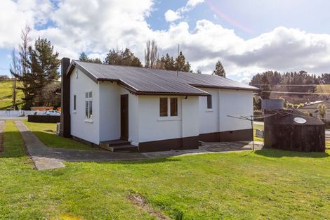 Photo of property in 87 Hovding Street, Norsewood, 4974