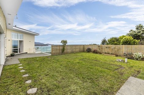 Photo of property in 16 Signallers Grove, Breaker Bay, Wellington, 6022