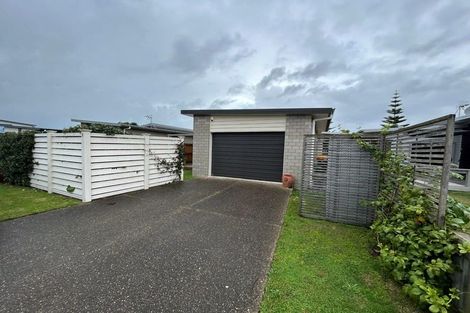 Photo of property in 5 Coprosma Close, Papamoa Beach, Papamoa, 3118