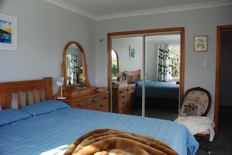 Photo of property in 196 Seaview Road, Westown, New Plymouth, 4310