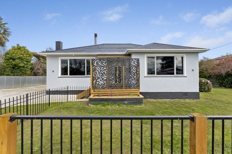 Photo of property in 1 Huia Street, Pahiatua, 4910