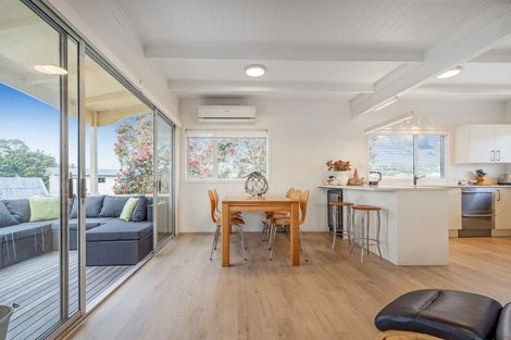 Photo of property in 19 Hicks Place, Cooks Beach, Whitianga, 3591