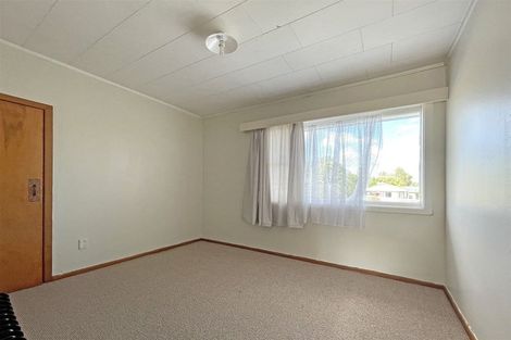 Photo of property in 75 Larnoch Road, Henderson, Auckland, 0610