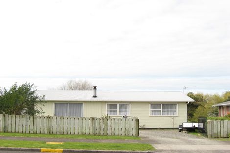 Photo of property in 32 Camellia Avenue, Bell Block, New Plymouth, 4312