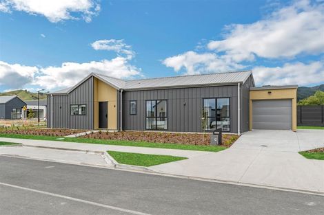 Photo of property in 64 Mataikokako Loop, Kawakawa Bay, 2585