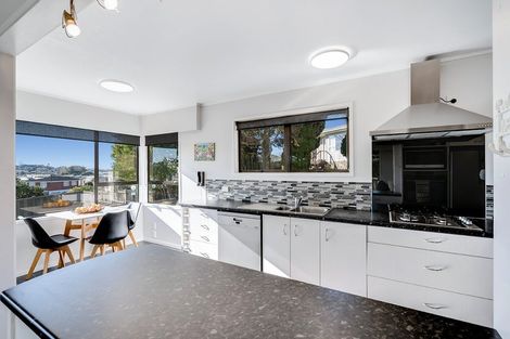 Photo of property in 15 Amanda Avenue, Dinsdale, Hamilton, 3204
