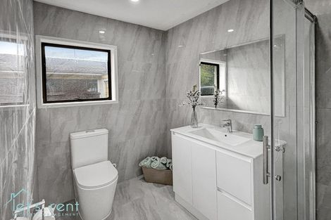 Photo of property in 2/21 Booker Place, Weymouth, Auckland, 2103