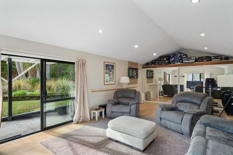 Photo of property in 2/531 Beach Road, Murrays Bay, Auckland, 0630