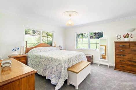 Photo of property in 105 Grassmere Road, Henderson Valley, Auckland, 0612