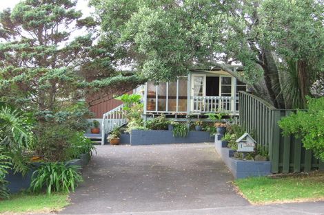 Photo of property in 1 Marewa Street, Te Atatu South, Auckland, 0610