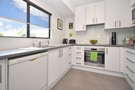 Photo of property in 8/37a Glengarry Road, Glen Eden, Auckland, 0602