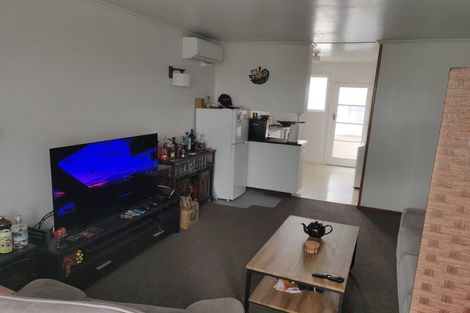 Photo of property in 105 Te Atatu Road, Te Atatu South, Auckland, 0610