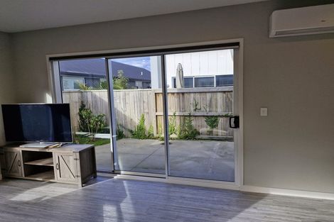 Photo of property in 1 Chain Place, Papamoa, 3118