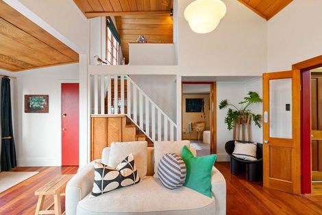Photo of property in 10 Ferry Street, Seatoun, Wellington, 6022
