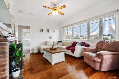 Photo of property in 11 Owens Road, Waiuku, 2123