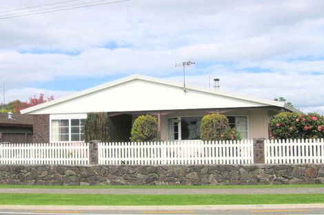 Photo of property in 208 Cambridge Road, Bethlehem, Tauranga, 3110