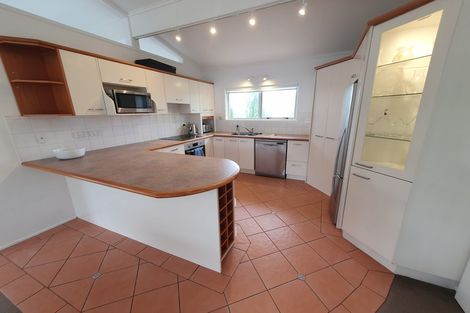 Photo of property in 2/42 Knightsbridge Drive, Forrest Hill, Auckland, 0620