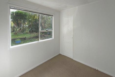 Photo of property in 10 Mile Place, Henderson, Auckland, 0612