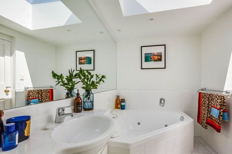 Photo of property in 182 Paremata Road, Paremata, Porirua, 5024