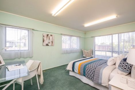 Photo of property in 31 Seaforth Avenue, Mangere Bridge, Auckland, 2022