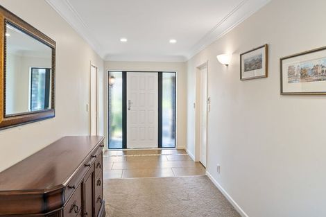 Photo of property in 2 Rosebank Grove, Waikanae, 5036