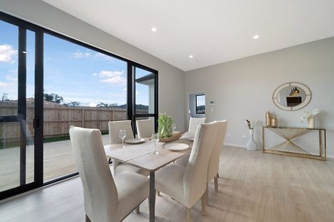 Photo of property in 41 Mcindoe Road, Kumeu, 0810