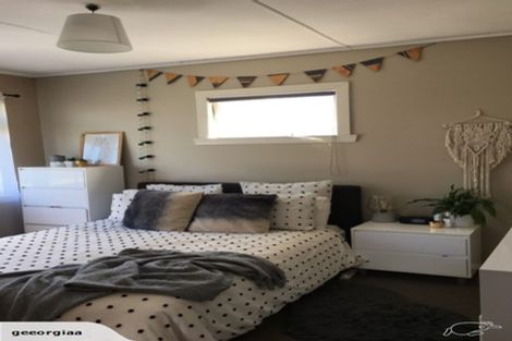 Photo of property in 4 Gordon Street, Glen Avon, New Plymouth, 4312