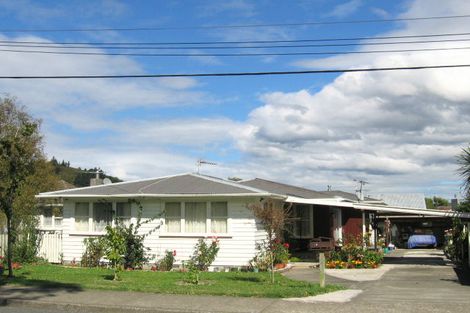 Photo of property in 16 Moeraki Road, Maoribank, Upper Hutt, 5018