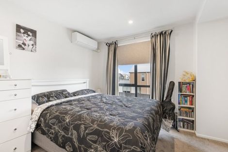 Photo of property in 43 Walsh Road, Papakura, 2110