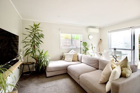 Photo of property in 6 Wiriana Place, Stanmore Bay, Whangaparaoa, 0932