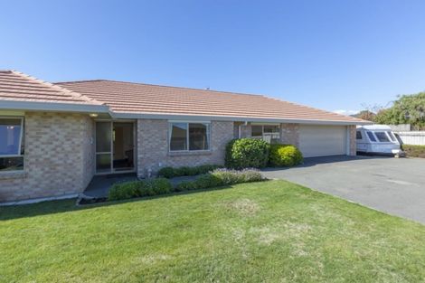 Photo of property in 83 Guildford Drive, Paraparaumu, 5032