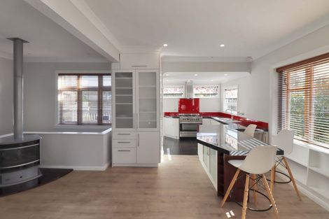 Photo of property in 55 Hungerford Road, Houghton Bay, Wellington, 6023