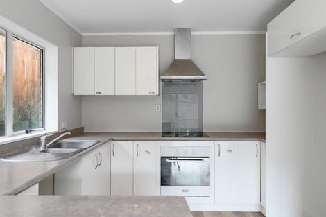 Photo of property in 44 De Havilland Drive, Goodwood Heights, Auckland, 2105