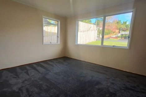 Photo of property in 4 Kilcar Place, Massey, Auckland, 0614