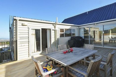 Photo of property in 3 Lone Tree Grove, Kelson, Lower Hutt, 5010