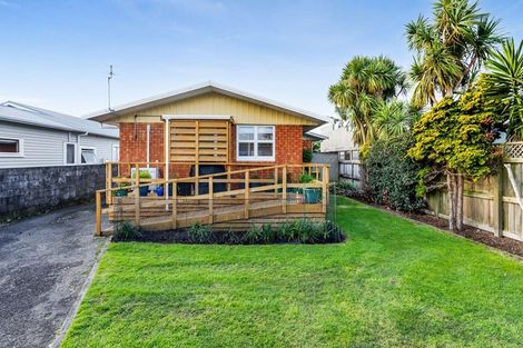 Photo of property in 10a Vogel Street, Fitzroy, New Plymouth, 4312