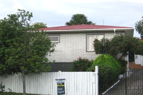 Photo of property in 11 Sheehan Road, Te Atatu South, Auckland, 0610