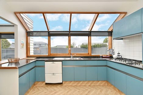 Photo of property in 4 Whitmore Street, Edgeware, Christchurch, 8013