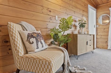 Photo of property in 2/15 Selwyn Crescent, Forrest Hill, Auckland, 0620