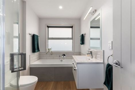 Photo of property in 122a Main Road, Titahi Bay, Porirua, 5022